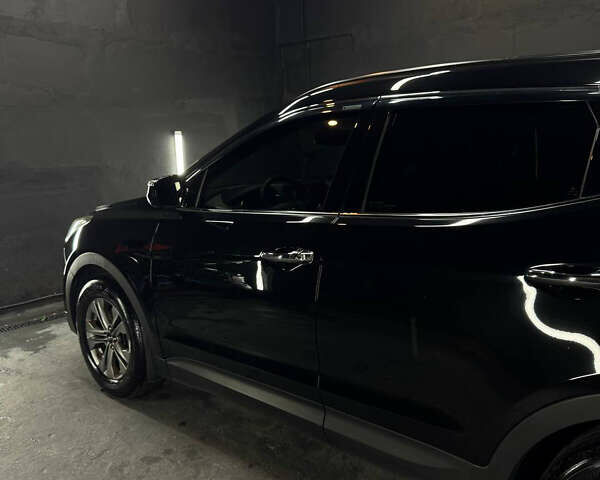 Черный Хендай Санта Фе, объемом двигателя 2.35 л и пробегом 135 тыс. км за 19800 $, фото 15 на Automoto.ua