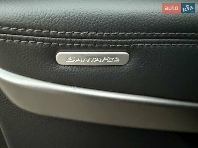 Черный Хендай Санта Фе, объемом двигателя 2.2 л и пробегом 129 тыс. км за 21877 $, фото 17 на Automoto.ua