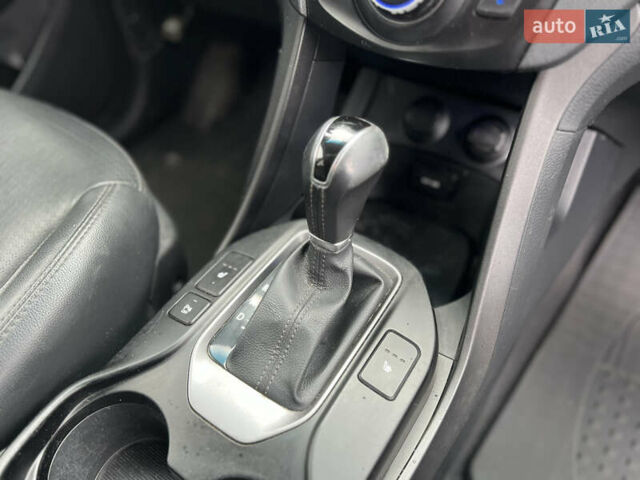 Черный Хендай Санта Фе, объемом двигателя 2 л и пробегом 176 тыс. км за 13600 $, фото 25 на Automoto.ua