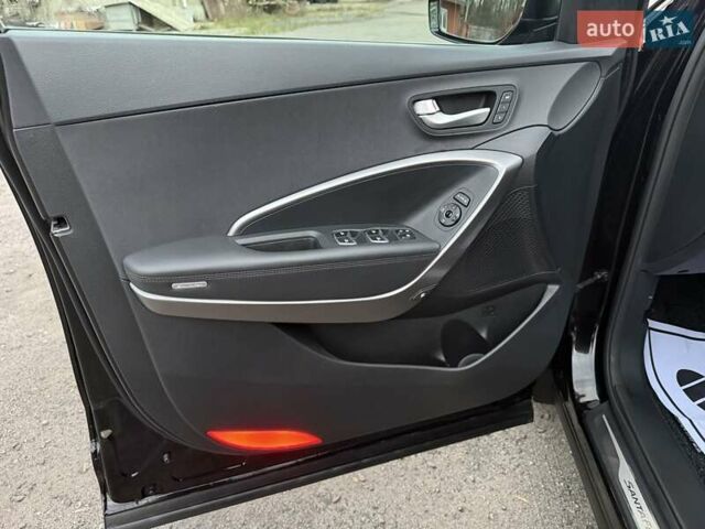 Черный Хендай Санта Фе, объемом двигателя 2.2 л и пробегом 129 тыс. км за 21877 $, фото 12 на Automoto.ua