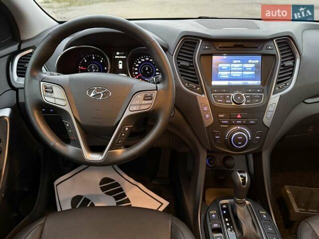 Черный Хендай Санта Фе, объемом двигателя 2.2 л и пробегом 129 тыс. км за 21877 $, фото 32 на Automoto.ua