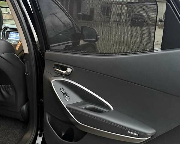 Черный Хендай Санта Фе, объемом двигателя 2.2 л и пробегом 129 тыс. км за 21877 $, фото 45 на Automoto.ua