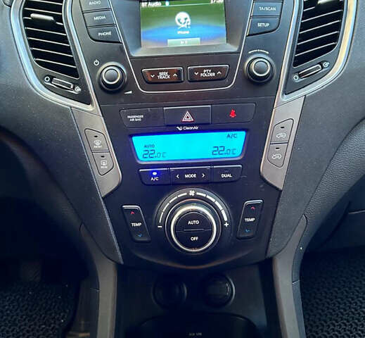 Чорний Хендай Санта Фе, об'ємом двигуна 2 л та пробігом 126 тис. км за 17500 $, фото 6 на Automoto.ua