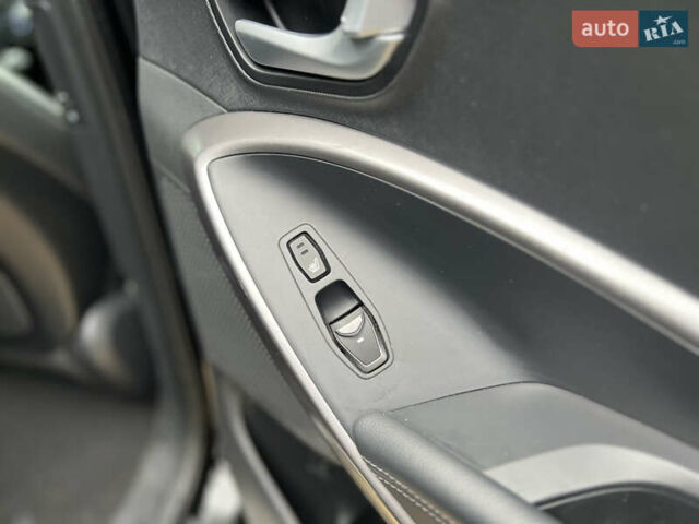 Черный Хендай Санта Фе, объемом двигателя 2 л и пробегом 176 тыс. км за 13600 $, фото 23 на Automoto.ua