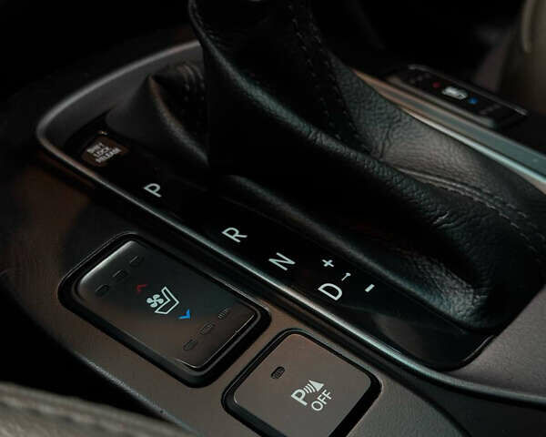 Черный Хендай Санта Фе, объемом двигателя 2.35 л и пробегом 135 тыс. км за 19800 $, фото 21 на Automoto.ua