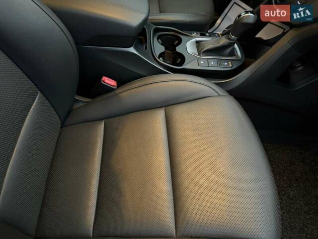 Черный Хендай Санта Фе, объемом двигателя 2.2 л и пробегом 129 тыс. км за 21877 $, фото 38 на Automoto.ua