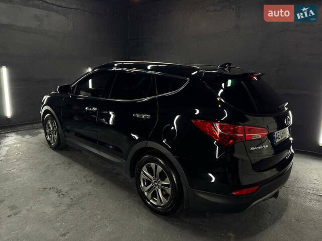 Черный Хендай Санта Фе, объемом двигателя 2.35 л и пробегом 135 тыс. км за 19800 $, фото 5 на Automoto.ua