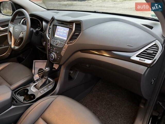 Черный Хендай Санта Фе, объемом двигателя 2.2 л и пробегом 129 тыс. км за 21877 $, фото 39 на Automoto.ua