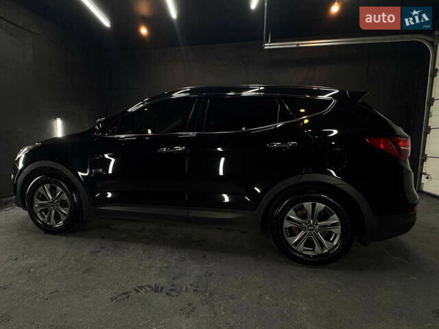 Черный Хендай Санта Фе, объемом двигателя 2.35 л и пробегом 135 тыс. км за 19800 $, фото 6 на Automoto.ua