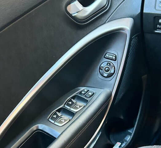 Чорний Хендай Санта Фе, об'ємом двигуна 2 л та пробігом 126 тис. км за 17500 $, фото 8 на Automoto.ua