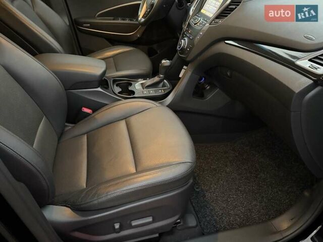 Черный Хендай Санта Фе, объемом двигателя 2.2 л и пробегом 129 тыс. км за 21877 $, фото 37 на Automoto.ua