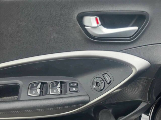 Черный Хендай Санта Фе, объемом двигателя 2.2 л и пробегом 64 тыс. км за 12400 $, фото 14 на Automoto.ua