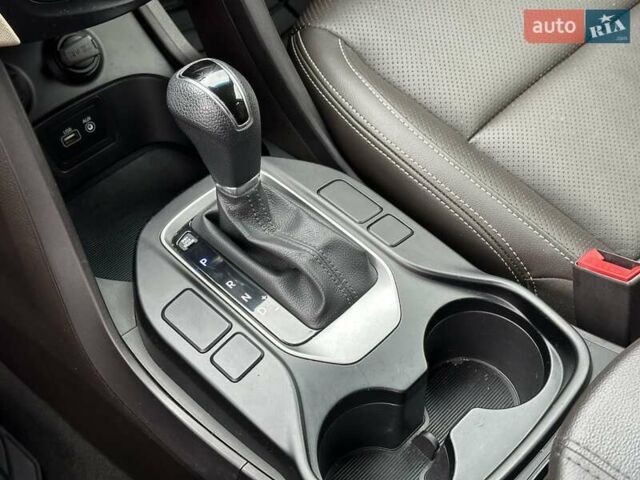 Черный Хендай Санта Фе, объемом двигателя 2.36 л и пробегом 130 тыс. км за 14690 $, фото 20 на Automoto.ua