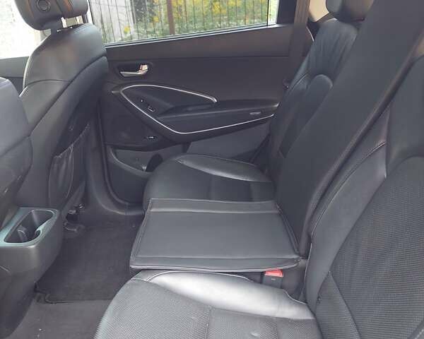 Черный Хендай Санта Фе, объемом двигателя 3.34 л и пробегом 117 тыс. км за 18300 $, фото 4 на Automoto.ua