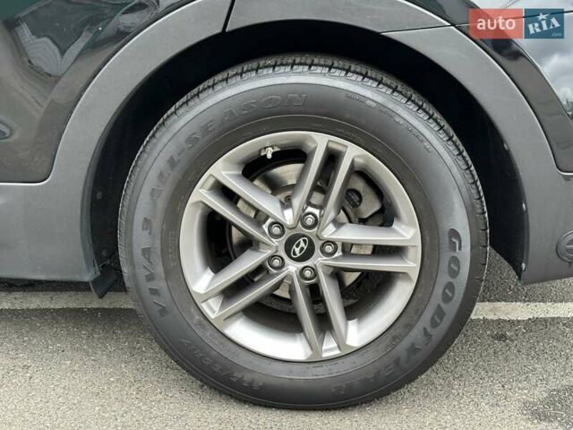 Черный Хендай Санта Фе, объемом двигателя 2.36 л и пробегом 130 тыс. км за 14690 $, фото 28 на Automoto.ua