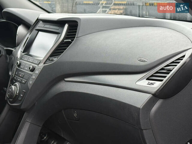 Черный Хендай Санта Фе, объемом двигателя 2.2 л и пробегом 188 тыс. км за 21750 $, фото 53 на Automoto.ua