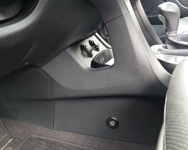 Черный Хендай Санта Фе, объемом двигателя 3.34 л и пробегом 117 тыс. км за 18300 $, фото 12 на Automoto.ua