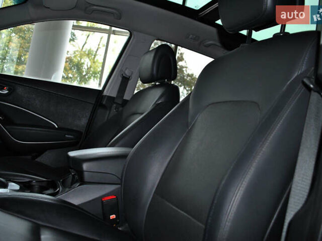 Черный Хендай Санта Фе, объемом двигателя 2.2 л и пробегом 130 тыс. км за 23500 $, фото 23 на Automoto.ua