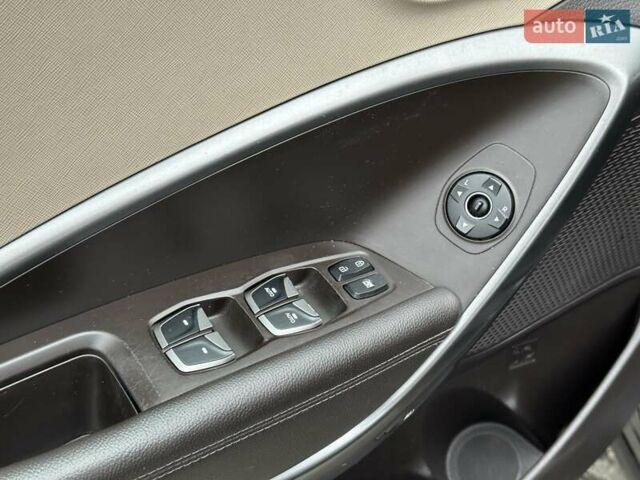 Черный Хендай Санта Фе, объемом двигателя 2.36 л и пробегом 130 тыс. км за 14690 $, фото 11 на Automoto.ua