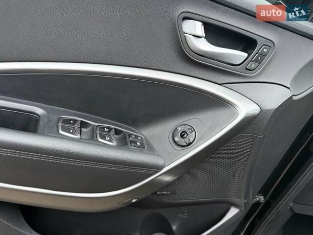 Черный Хендай Санта Фе, объемом двигателя 2 л и пробегом 8 тыс. км за 23000 $, фото 16 на Automoto.ua