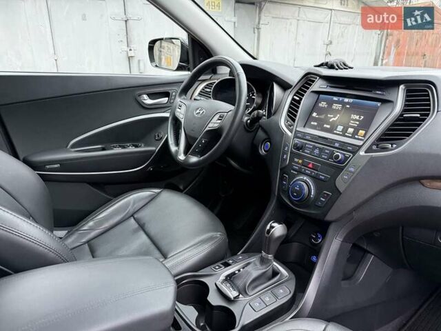 Черный Хендай Санта Фе, объемом двигателя 2 л и пробегом 8 тыс. км за 23000 $, фото 21 на Automoto.ua