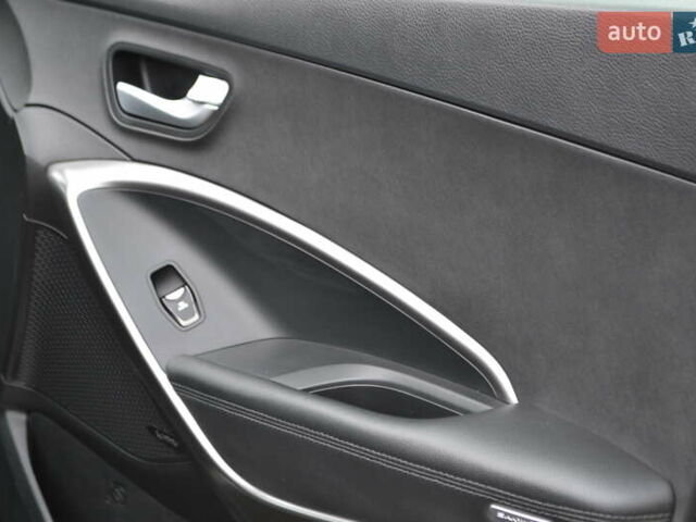 Хендай Санта Фе 2017 в Белой Церкве на Automoto.ua Черный Хендай Санта Фе, объемом двигателя 2.2 л и пробегом 122 тыс. км за 24500 $, фото 33 на Automoto.ua