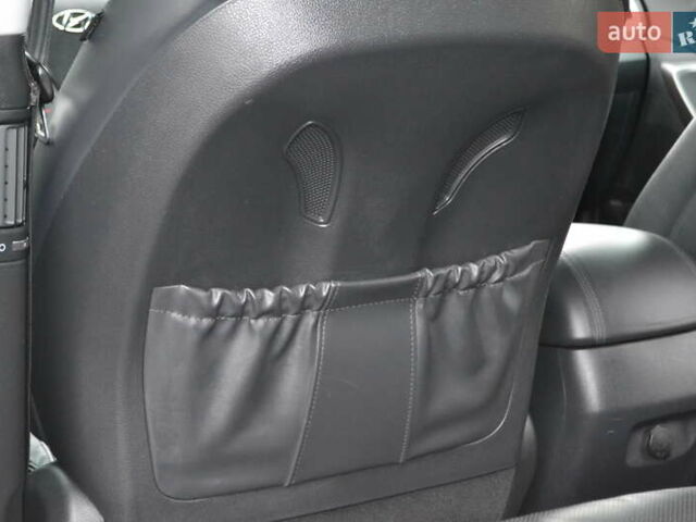 Хендай Санта Фе 2017 в Белой Церкве на Automoto.ua Черный Хендай Санта Фе, объемом двигателя 2.2 л и пробегом 122 тыс. км за 24500 $, фото 57 на Automoto.ua