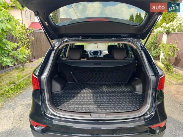 Черный Хендай Санта Фе, объемом двигателя 2.36 л и пробегом 130 тыс. км за 17500 $, фото 11 на Automoto.ua