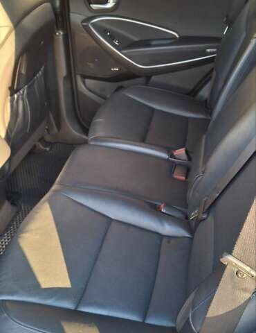 Черный Хендай Санта Фе, объемом двигателя 2.2 л и пробегом 122 тыс. км за 23500 $, фото 7 на Automoto.ua