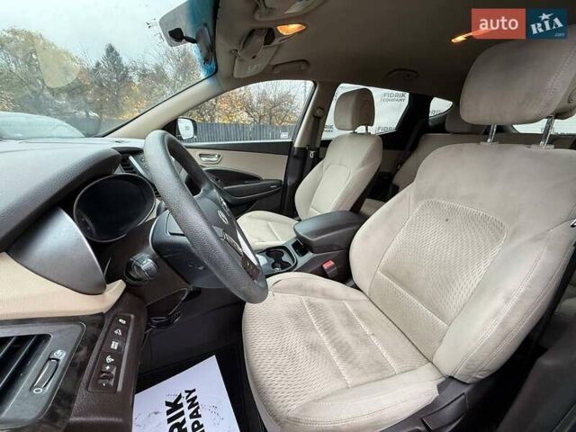 Черный Хендай Санта Фе, объемом двигателя 2.4 л и пробегом 245 тыс. км за 11200 $, фото 11 на Automoto.ua