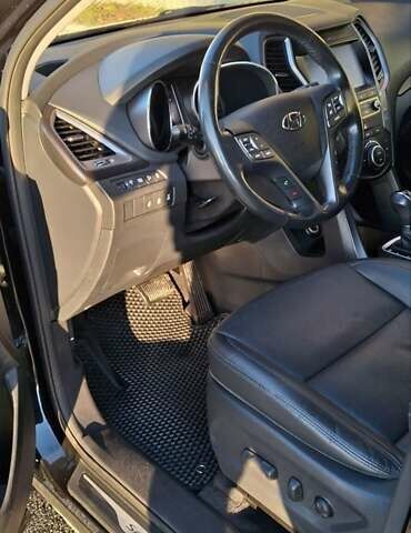 Черный Хендай Санта Фе, объемом двигателя 2.2 л и пробегом 122 тыс. км за 23500 $, фото 15 на Automoto.ua