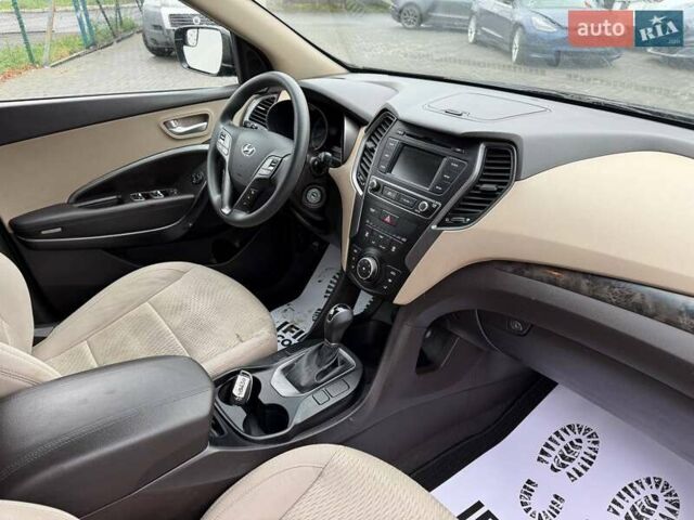 Черный Хендай Санта Фе, объемом двигателя 2.4 л и пробегом 245 тыс. км за 11200 $, фото 13 на Automoto.ua