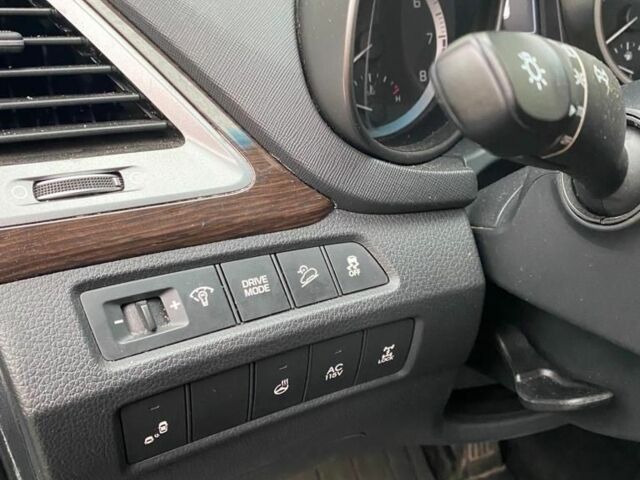 Черный Хендай Санта Фе, объемом двигателя 3.3 л и пробегом 32 тыс. км за 17500 $, фото 2 на Automoto.ua