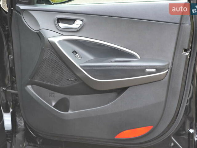 Хендай Санта Фе 2017 в Белой Церкве на Automoto.ua Черный Хендай Санта Фе, объемом двигателя 2.2 л и пробегом 122 тыс. км за 24500 $, фото 31 на Automoto.ua