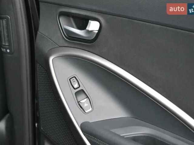 Хендай Санта Фе 2017 в Белой Церкве на Automoto.ua Черный Хендай Санта Фе, объемом двигателя 2.2 л и пробегом 122 тыс. км за 24500 $, фото 63 на Automoto.ua