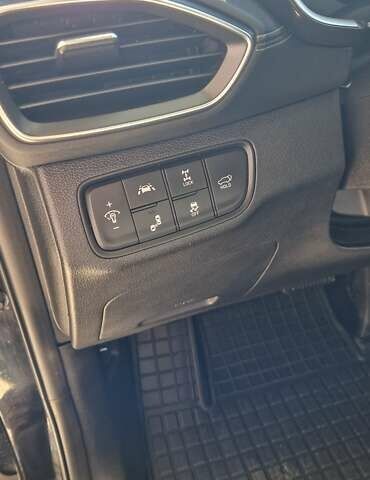 Черный Хендай Санта Фе, объемом двигателя 2.36 л и пробегом 152 тыс. км за 23700 $, фото 18 на Automoto.ua