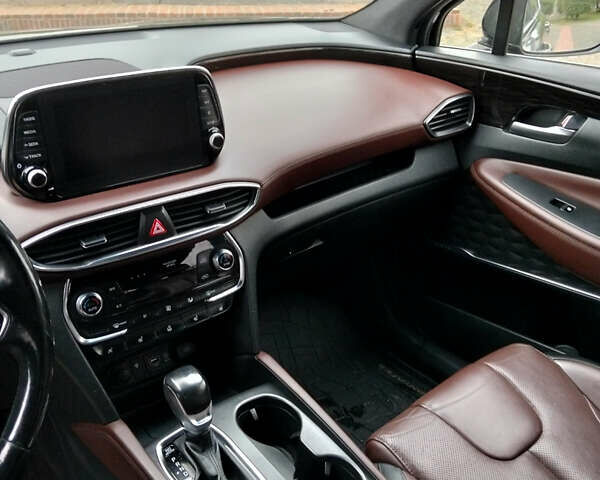 Черный Хендай Санта Фе, объемом двигателя 2.2 л и пробегом 246 тыс. км за 30000 $, фото 9 на Automoto.ua