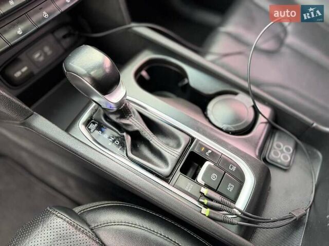 Чорний Хендай Санта Фе, об'ємом двигуна 2 л та пробігом 77 тис. км за 28500 $, фото 22 на Automoto.ua