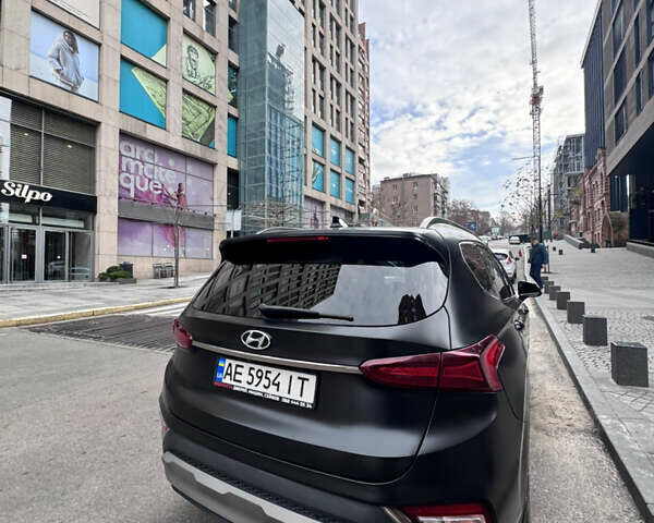 Черный Хендай Санта Фе, объемом двигателя 2.2 л и пробегом 92 тыс. км за 27000 $, фото 24 на Automoto.ua