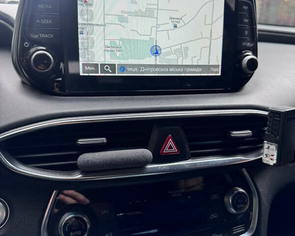 Черный Хендай Санта Фе, объемом двигателя 2.2 л и пробегом 92 тыс. км за 27000 $, фото 5 на Automoto.ua