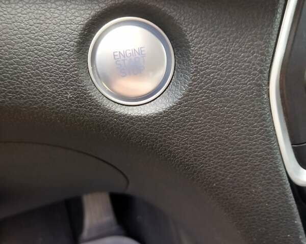 Чорний Хендай Санта Фе, об'ємом двигуна 2.4 л та пробігом 100 тис. км за 25000 $, фото 17 на Automoto.ua