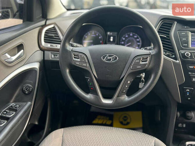 Черный Хендай Санта Фе, объемом двигателя 2.36 л и пробегом 130 тыс. км за 16300 $, фото 9 на Automoto.ua