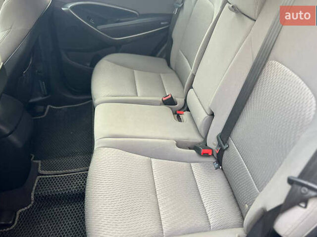 Черный Хендай Санта Фе, объемом двигателя 2.36 л и пробегом 130 тыс. км за 16300 $, фото 15 на Automoto.ua