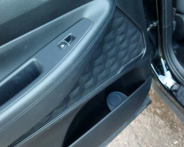 Чорний Хендай Санта Фе, об'ємом двигуна 2.4 л та пробігом 100 тис. км за 25000 $, фото 20 на Automoto.ua