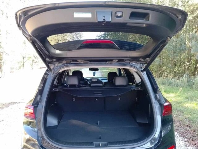 Черный Хендай Санта Фе, объемом двигателя 2.4 л и пробегом 106 тыс. км за 11999 $, фото 3 на Automoto.ua