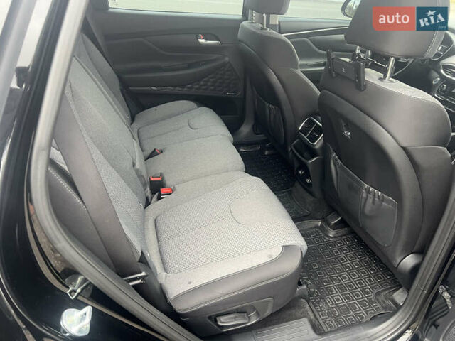 Черный Хендай Санта Фе, объемом двигателя 2.5 л и пробегом 15 тыс. км за 29000 $, фото 18 на Automoto.ua