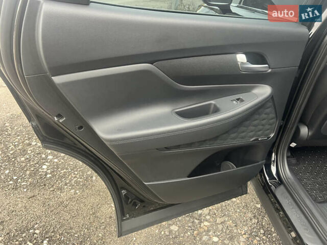 Черный Хендай Санта Фе, объемом двигателя 2.5 л и пробегом 15 тыс. км за 29000 $, фото 25 на Automoto.ua