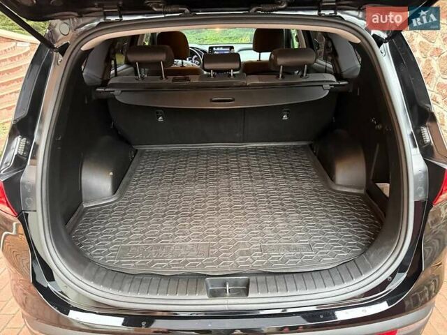 Черный Хендай Санта Фе, объемом двигателя 2.15 л и пробегом 233 тыс. км за 22000 $, фото 21 на Automoto.ua