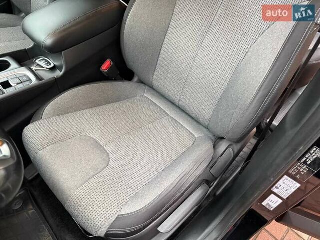 Черный Хендай Санта Фе, объемом двигателя 2.15 л и пробегом 233 тыс. км за 22000 $, фото 27 на Automoto.ua