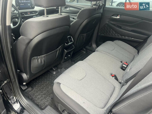 Черный Хендай Санта Фе, объемом двигателя 2.5 л и пробегом 15 тыс. км за 29000 $, фото 20 на Automoto.ua